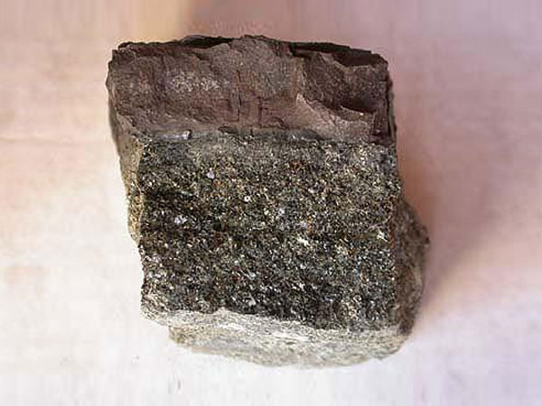 河南輝綠巖制砂機(jī)價(jià)格怎么樣？